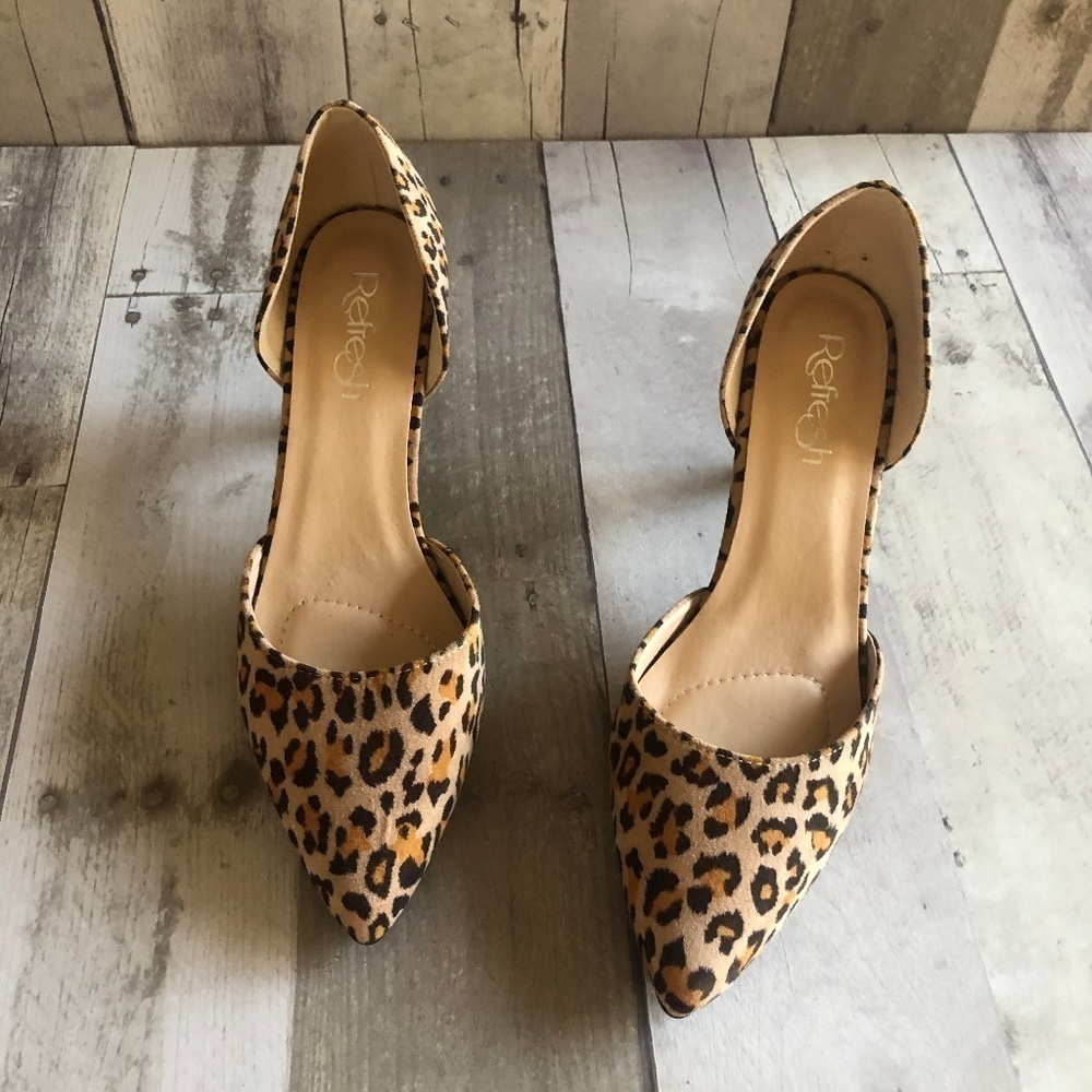 NWOT Refresh Twinkle Animal Print Pumps Size 7